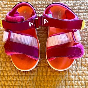 Plae sandals little kid 10 “Wes” style